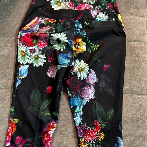 Ted Baker London Black Floral High Waist Women's Shorts - Picture 9 of 14